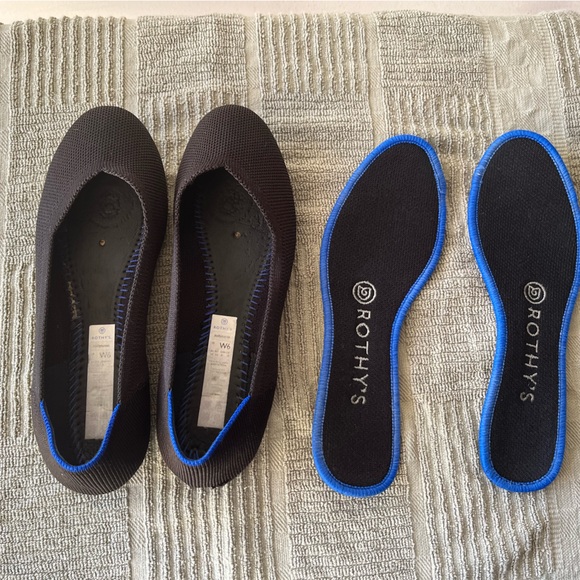 Black Rothy’s flats - Picture 2 of 7